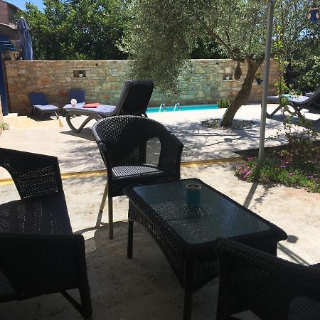 Holiday Home Ava1 With Pool & Holiday Home Ava2 With Whirlpool Baderna Екстериор снимка