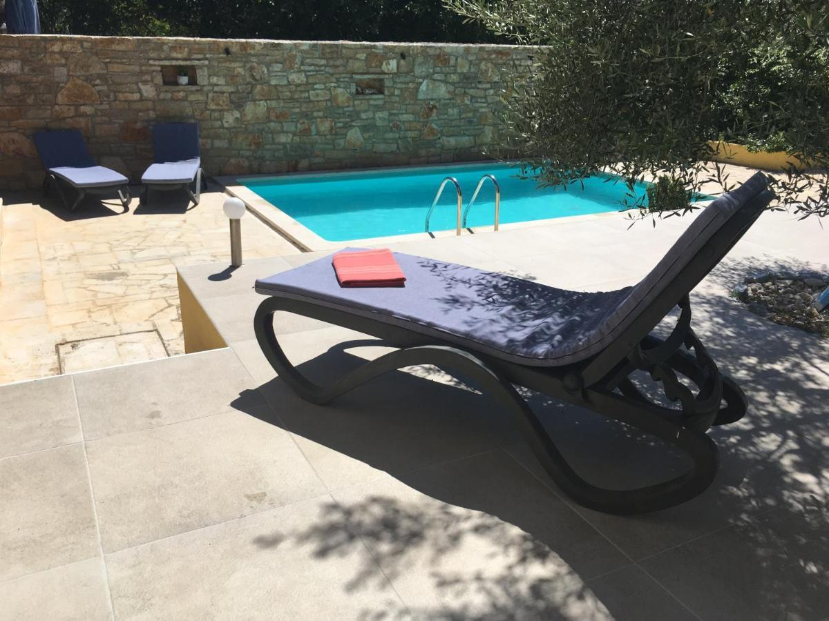 Holiday Home Ava1 With Pool & Holiday Home Ava2 With Whirlpool Baderna Екстериор снимка