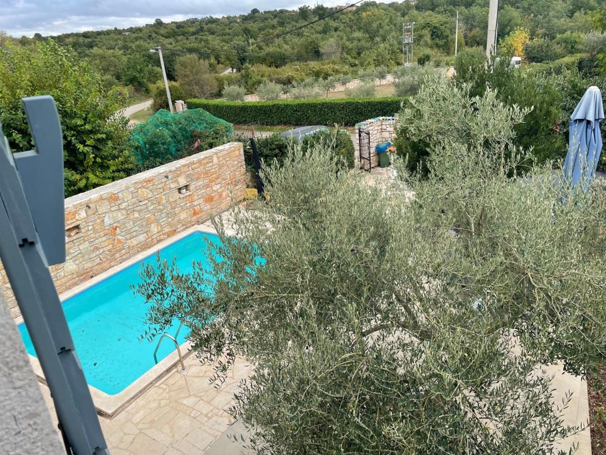 Holiday Home Ava1 With Pool & Holiday Home Ava2 With Whirlpool Baderna Екстериор снимка