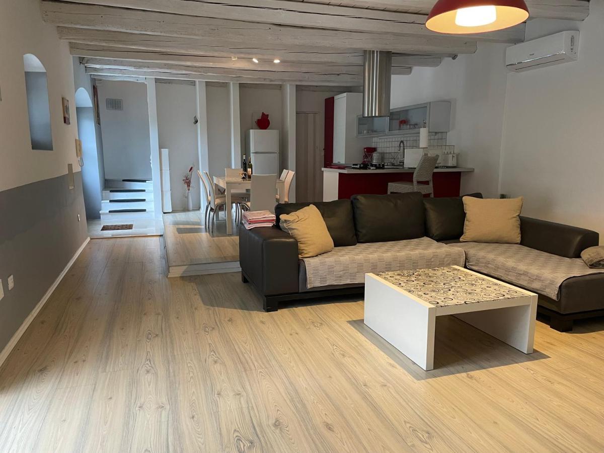 Holiday Home Ava1 With Pool & Holiday Home Ava2 With Whirlpool Baderna Екстериор снимка