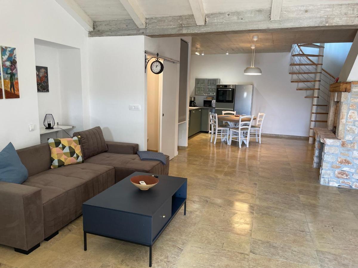Holiday Home Ava1 With Pool & Holiday Home Ava2 With Whirlpool Baderna Екстериор снимка